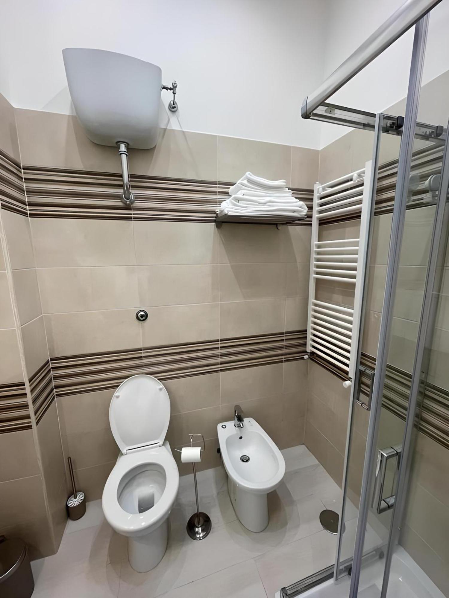Il Vicoletto Del Castello Hotel Naples Luaran gambar